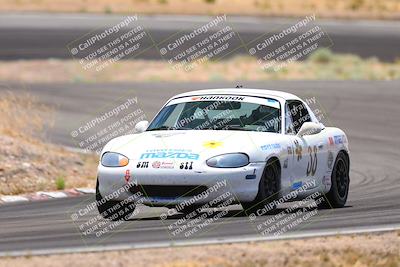 media/May-31-2025-CalClub SCCA (Sat) [[2c1a04e1ee]]/Qualifying/Group 5/Turn 4/